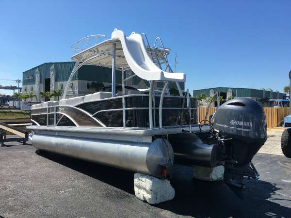 2016 Sweetwater SW 240 SDP