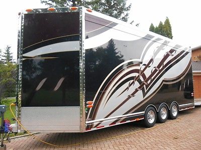 2004 Renegade 27’ Coach Stacker Trailer - Looks Sharp - with A/C and Shower
