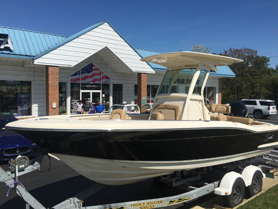 2016 Scout Boat Company 225 XSF
