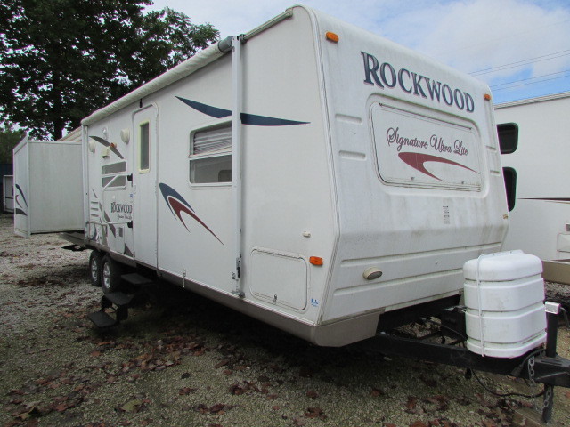 2007 Forest River Rockwood 8318SS