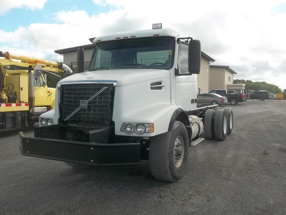 2002 Volvo Vhd64f200  Cab Chassis