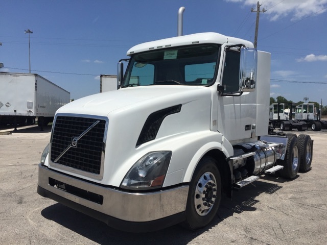 2012 Volvo Vnl300  Conventional - Day Cab