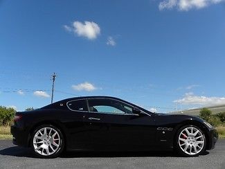 Maserati : Gran Turismo BLACK ON BLACK RED CALIPERS 20