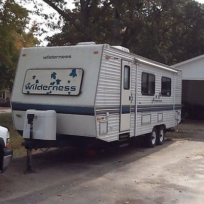1997 Fleetwood, Wilderness Camper Excellent Condition Clean Title