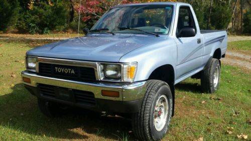 Toyota : Other SR5 1990 toyota sr 5 4 x 4 pickup truck with 124 k miles
