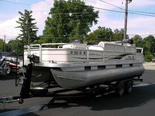 2008 Sun Tracker Fishin? Barge 21 Signature Series