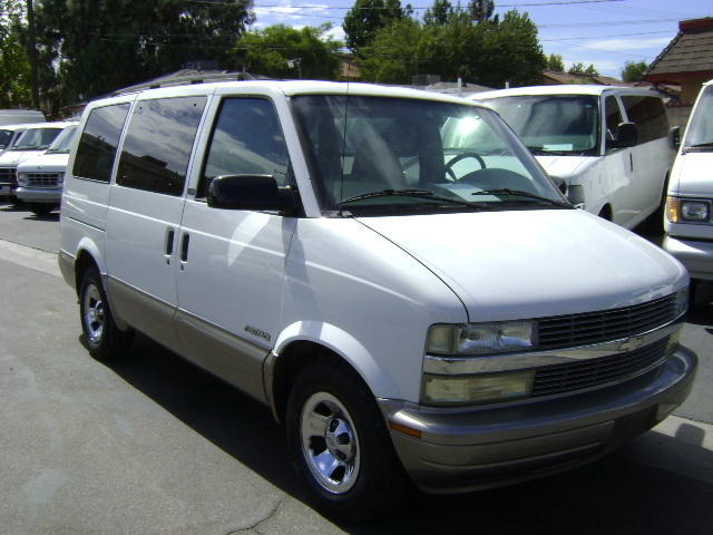 2002 Gmc Safari  Cargo Van