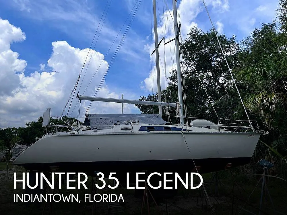 1988 Hunter 35 Legend in Indiantown, FL