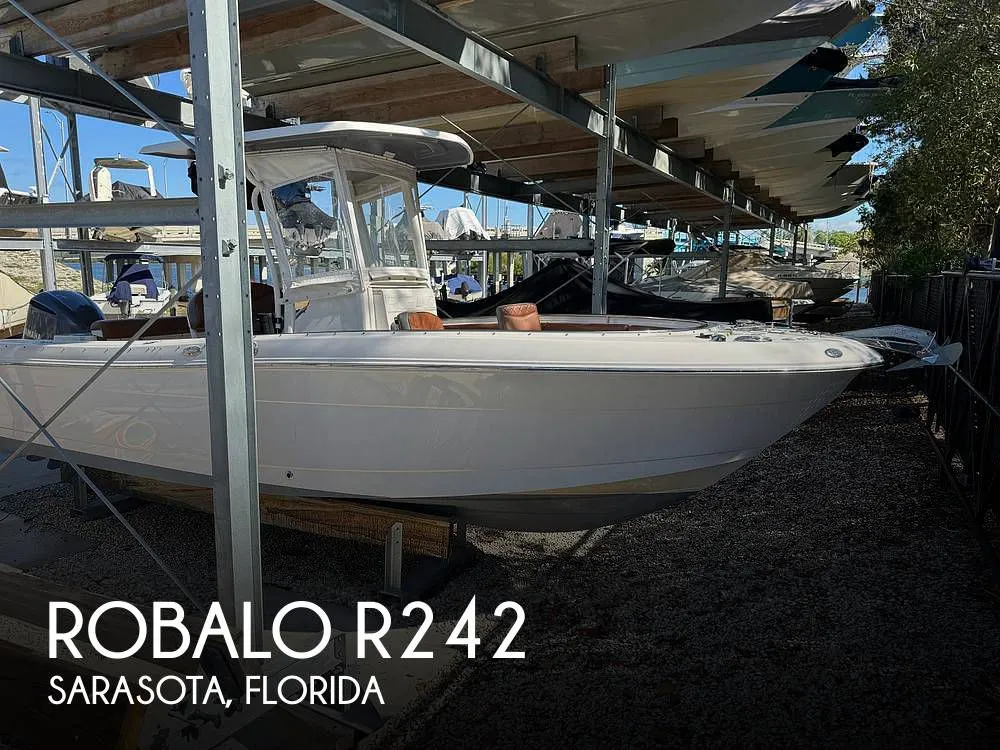 2016 Robalo R242 in Sarasota, FL