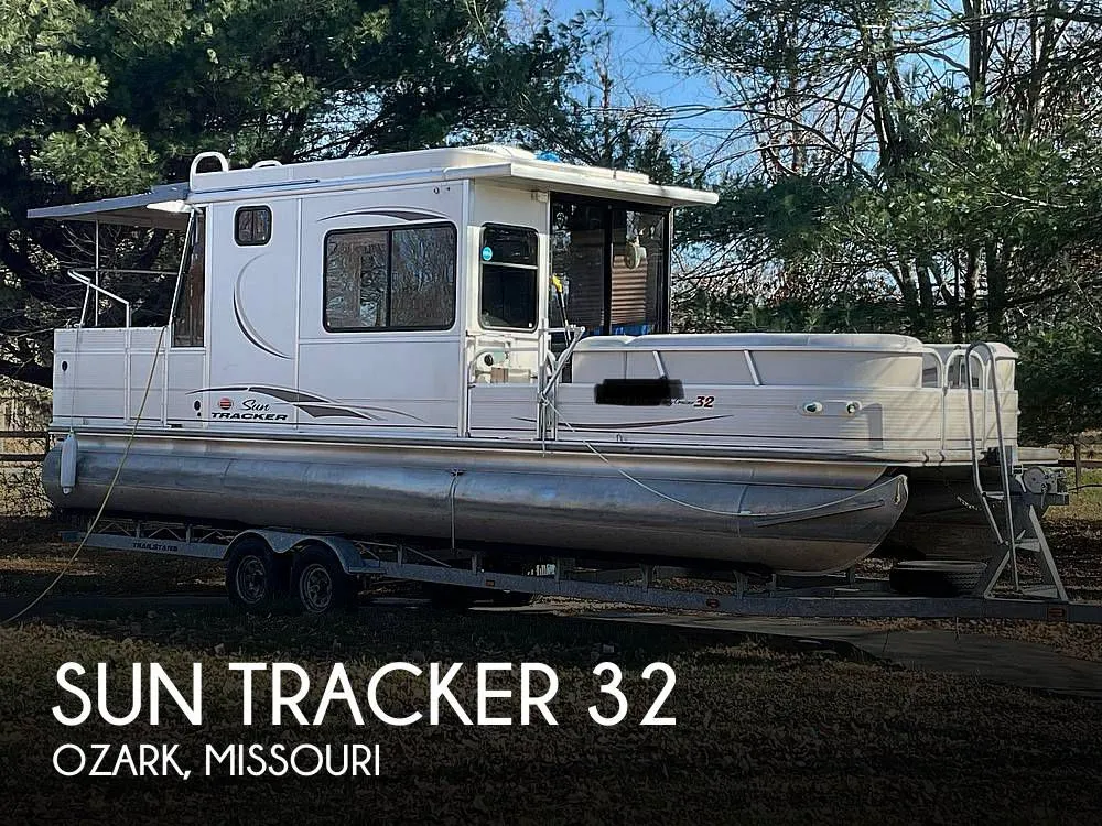 2005 Sun Tracker 32 Party Cruiser