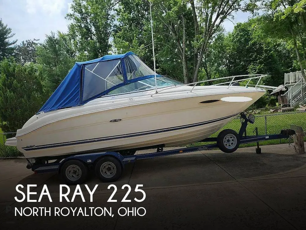 2001 Sea Ray 225 Weekender