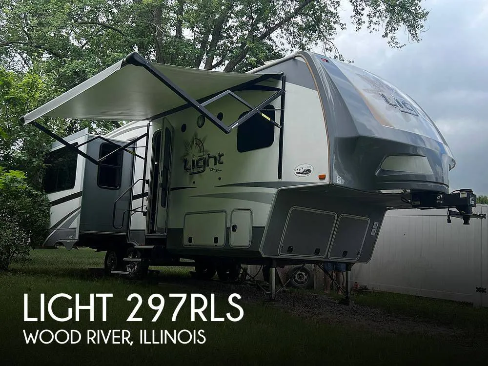 2017 Highland Ridge Light 297RLS