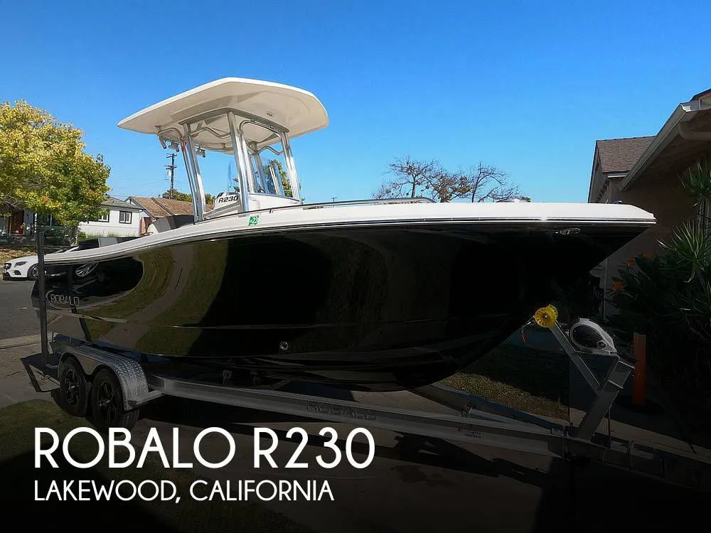 2021 Robalo R230 in Lakewood, CA