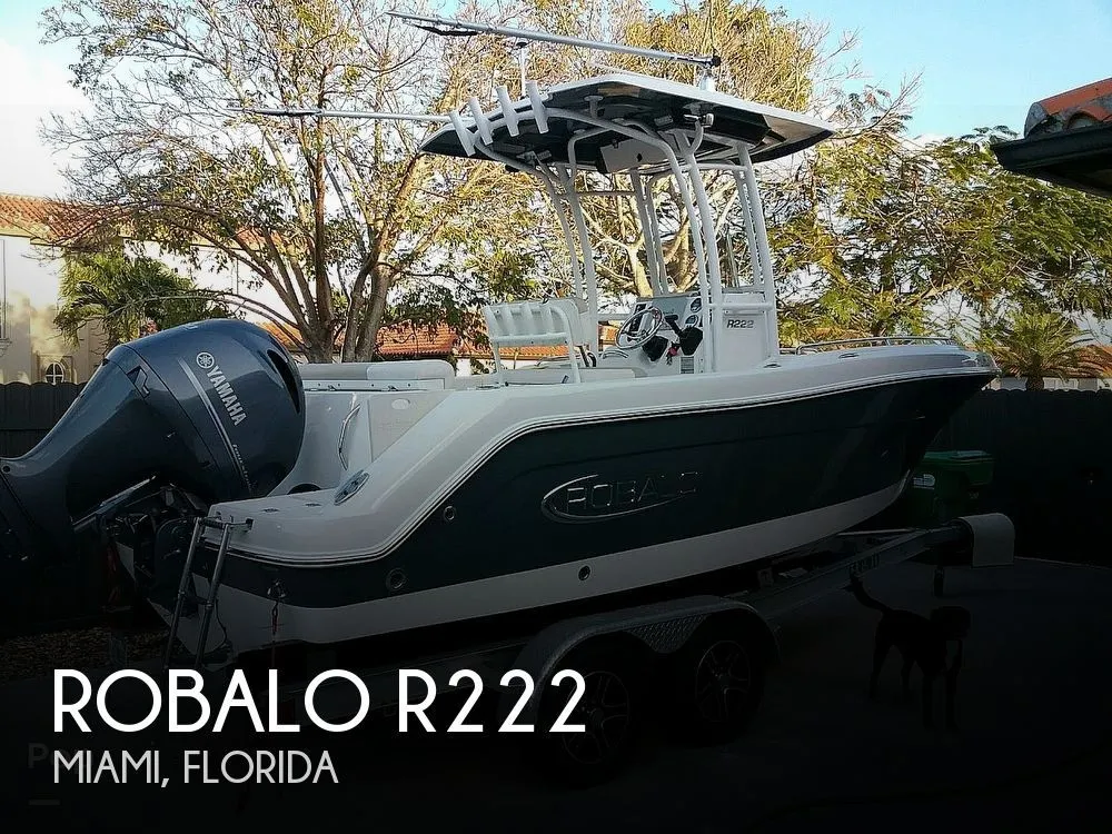 2017 Robalo R222