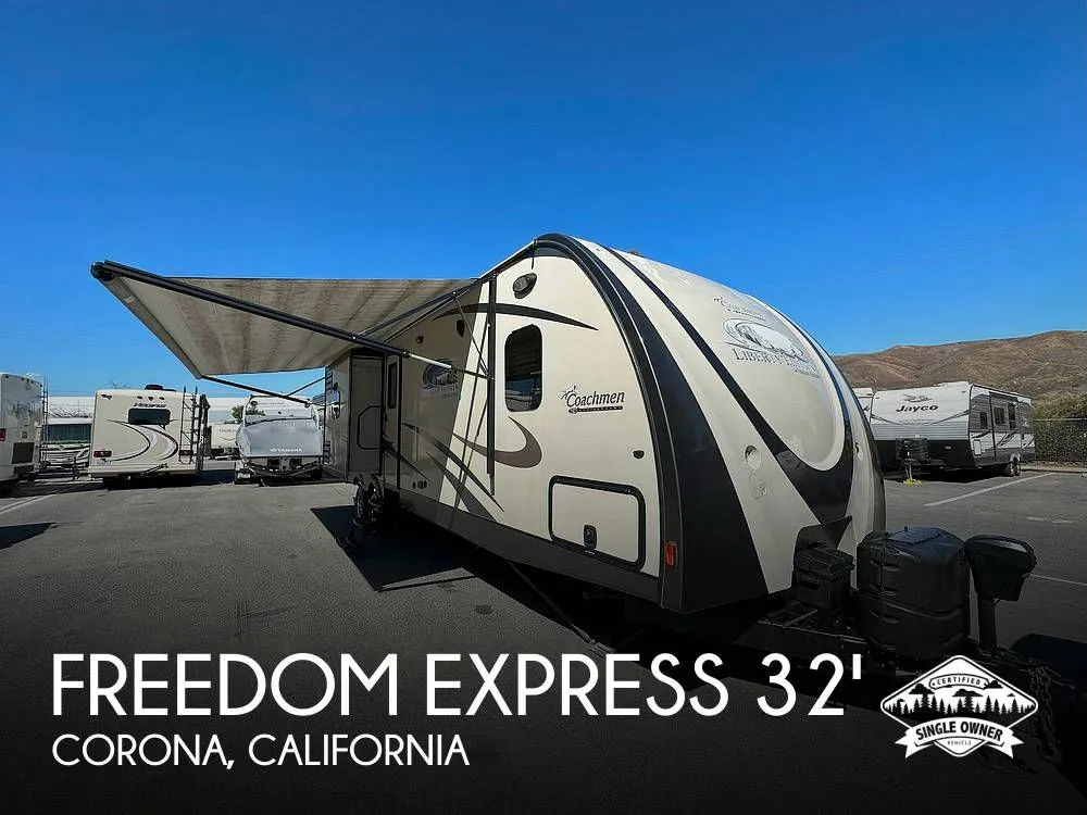 2015 Coachmen Freedom Express 320BHDS