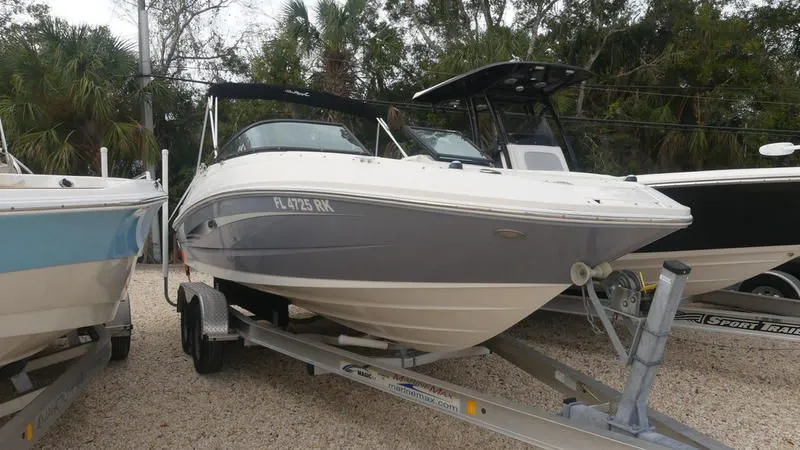 2017 Sea Ray SDX 220 OB