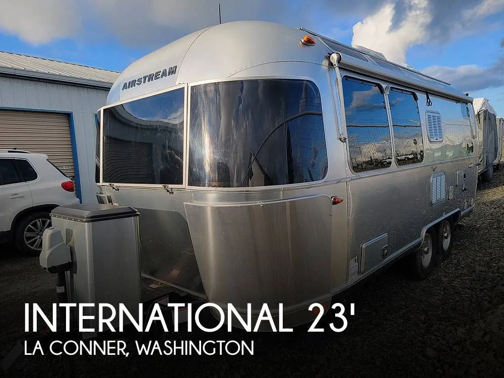 2017 Airstream International Signature 23D