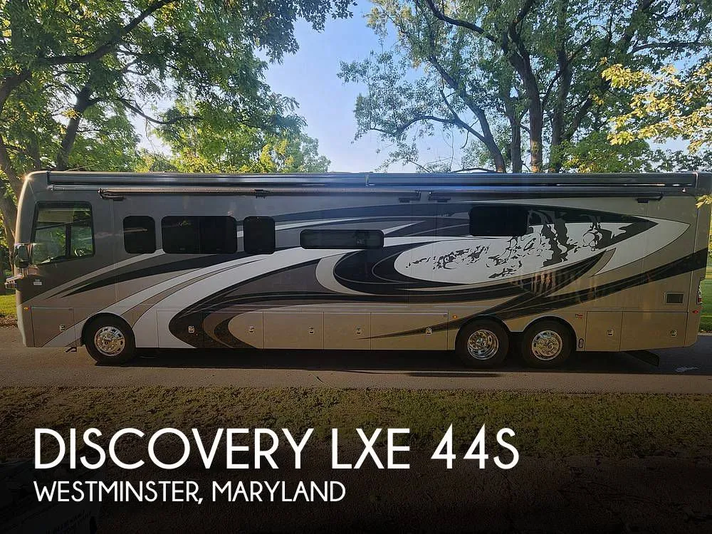 2022 Fleetwood Discovery LXE 44S