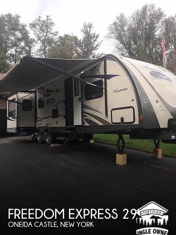 2014 Coachmen Freedom Express Limited Edition 298REDS
