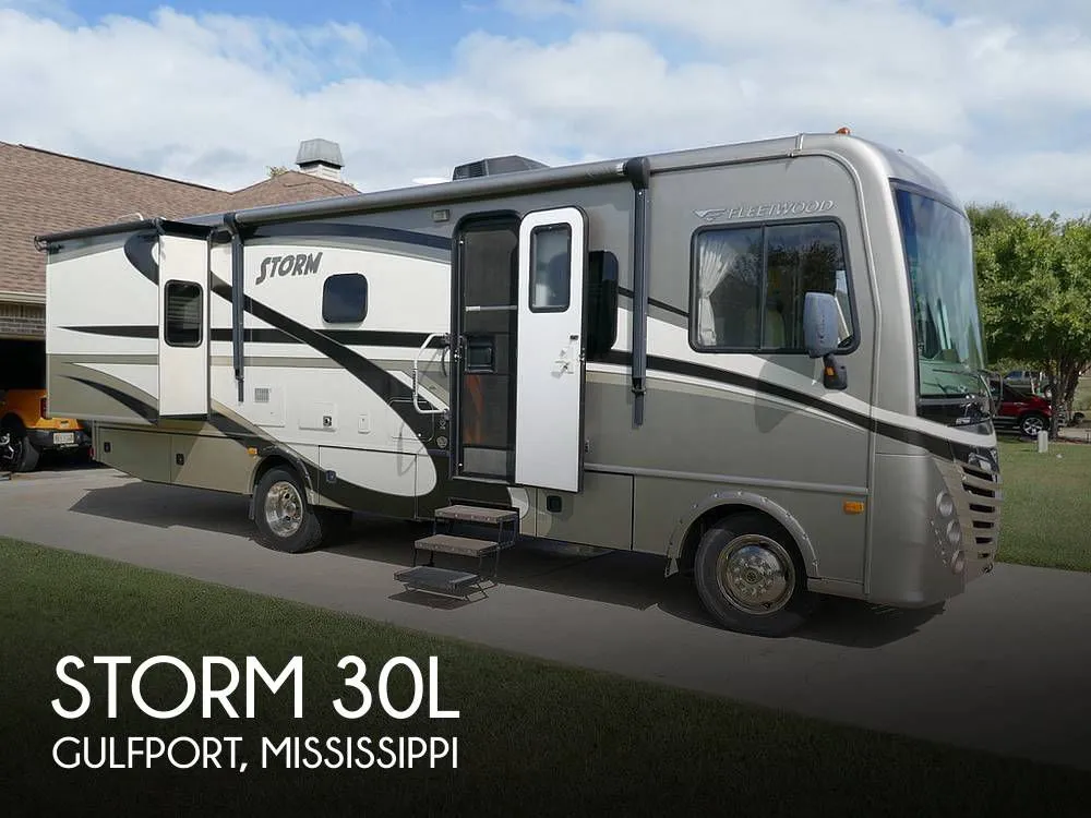 2016 Fleetwood Storm 30L