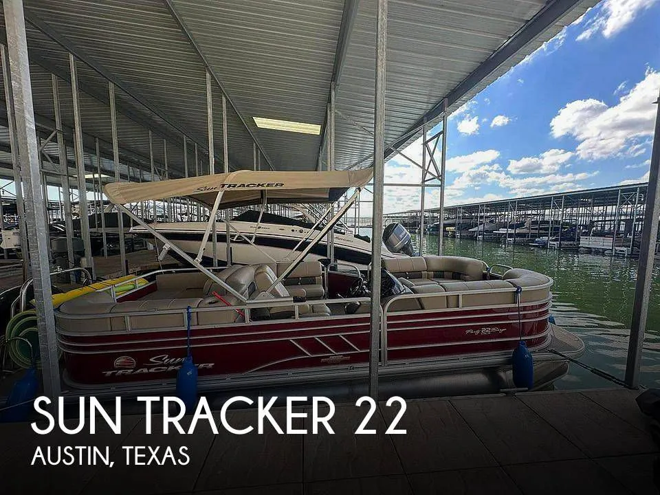 2023 Sun Tracker Party Barge 22 RF DLX
