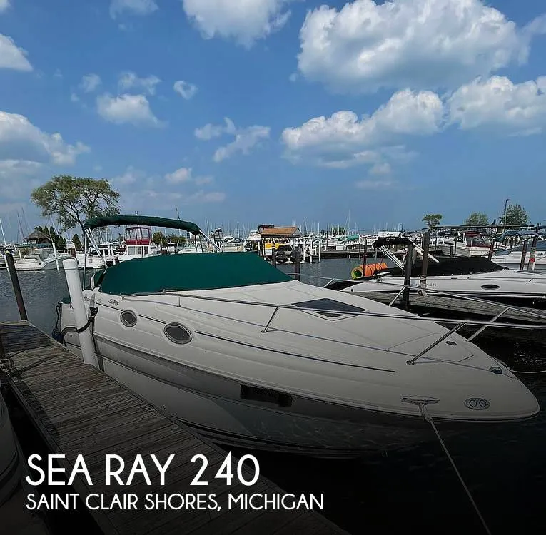 2001 Sea Ray 240 Sundancer in St Clair Shores, MI