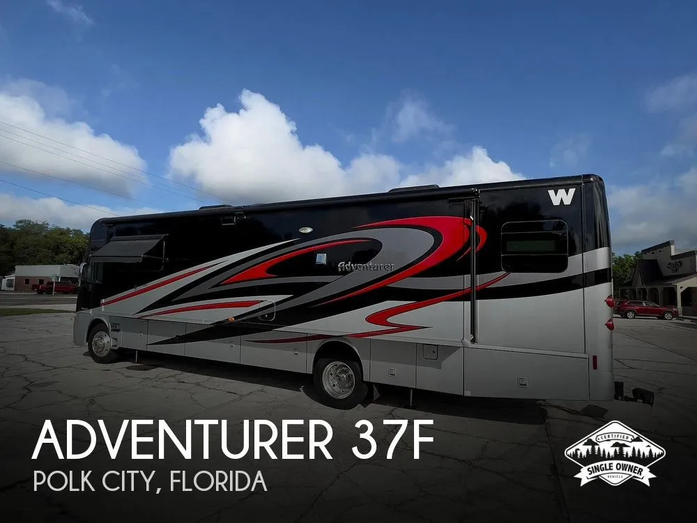 2015 Winnebago Adventurer 37F