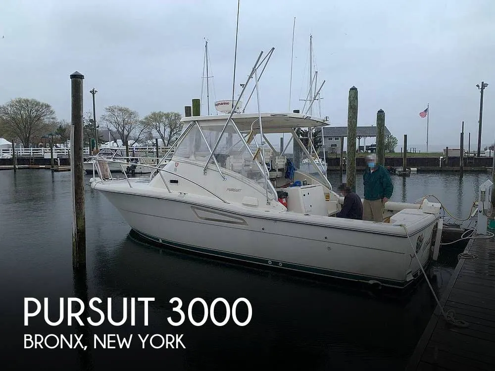 1996 Pursuit 3000 Offshore in Bronx, NY