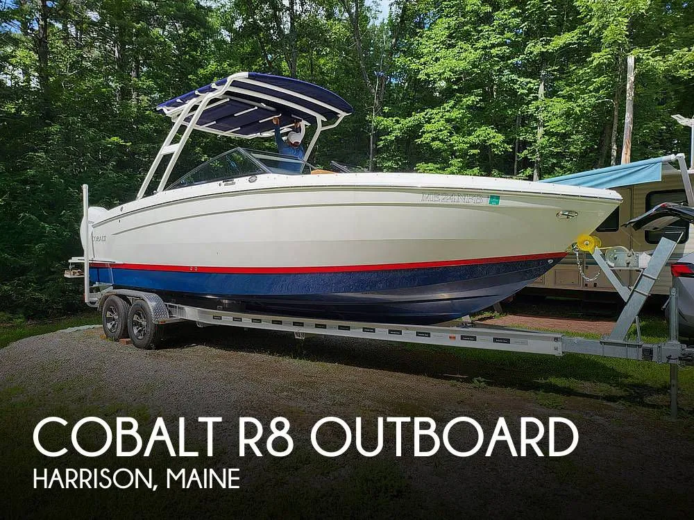 2022 Cobalt R8 Outboard in Harrison, ME
