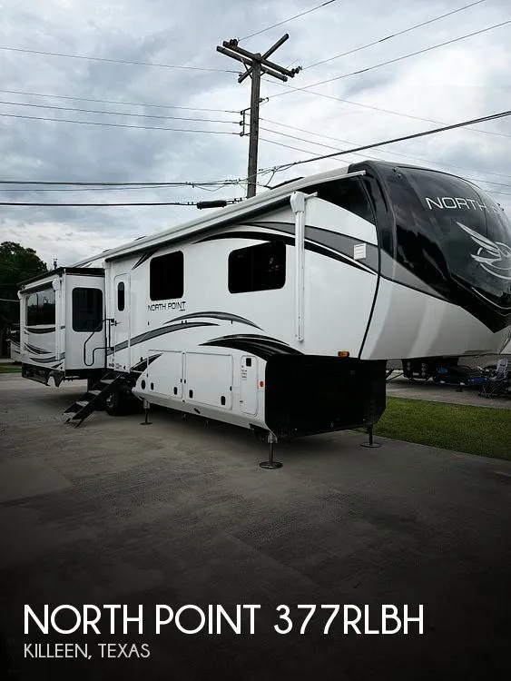 2022 Jayco North Point 377RLBH