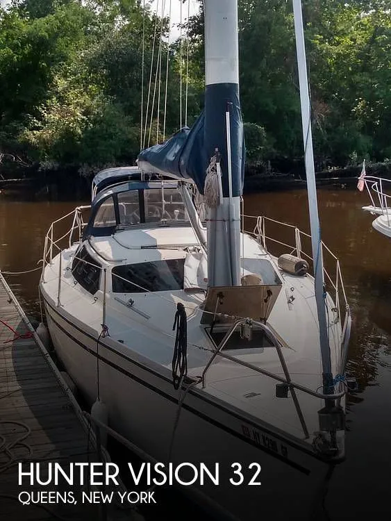 1991 Hunter Vision 32 in Corona, NY