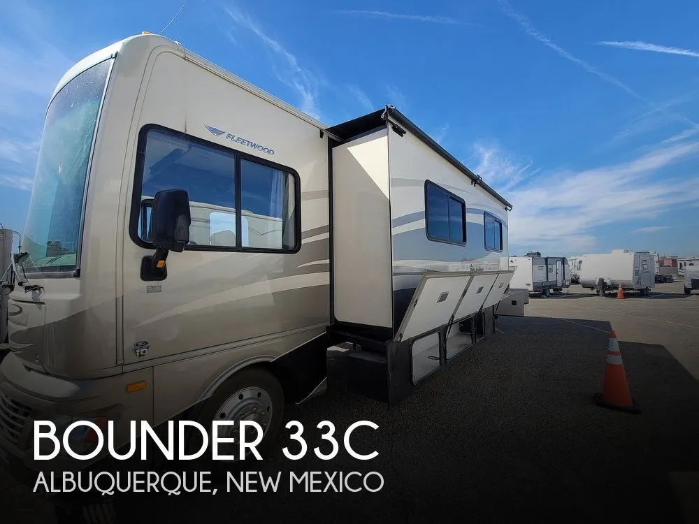 2013 Fleetwood Bounder 33C