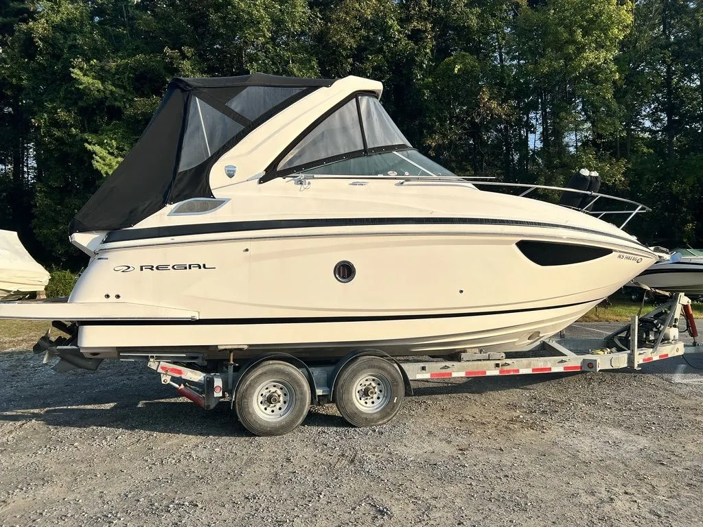 2017 Regal 28 Express in Lake George, NY