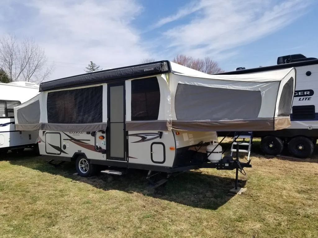2017 Forest River Rockwood Tent Camper 2716G