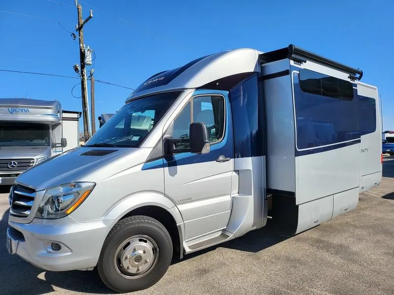 2019 Leisure Travel Vans UNITY U24FX