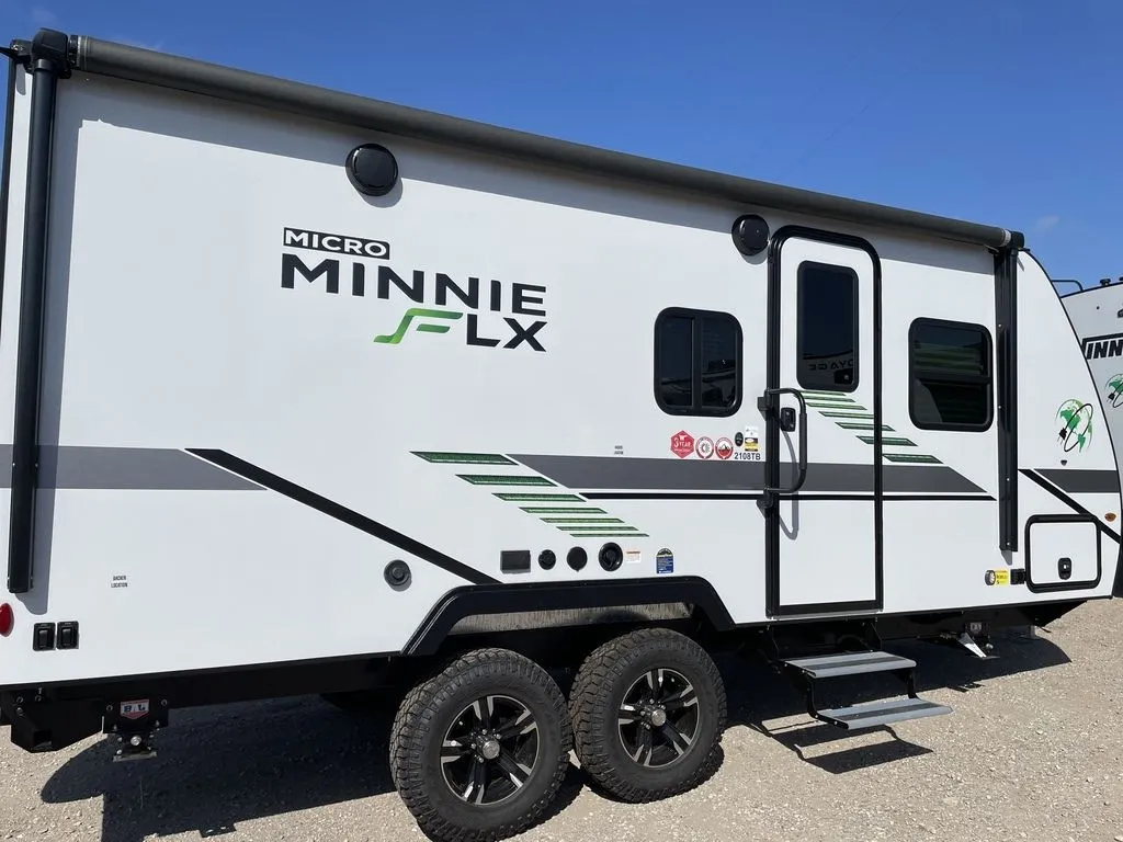 2022 Winnebago Micro Minnie FLX 2108TB