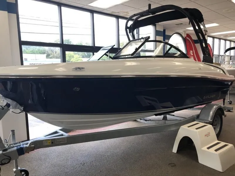 2024 Bayliner VR4 Bowrider