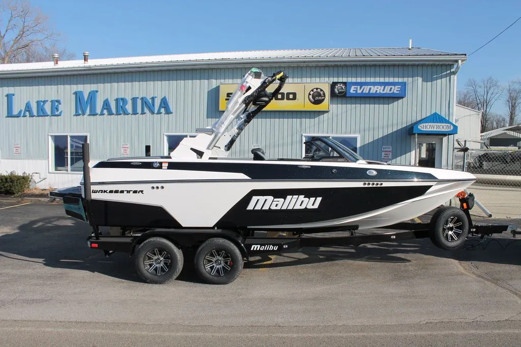 2024 Malibu Boats 20 VTX