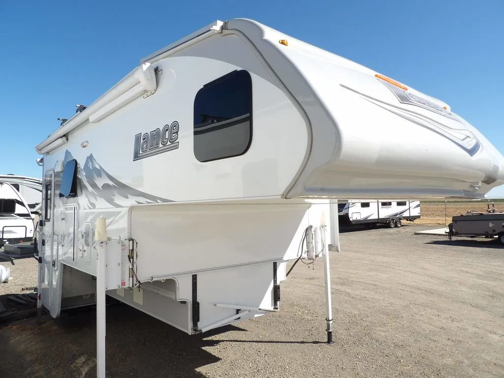 2019 Lance Truck Campers 1172