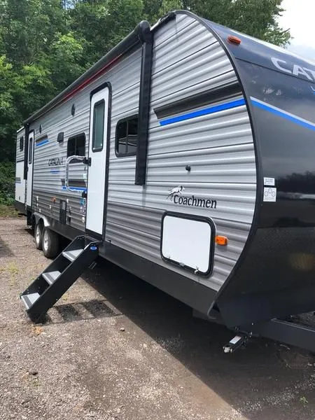 2023 Coachmen Catalina Legacy Edition 323BHDSCK