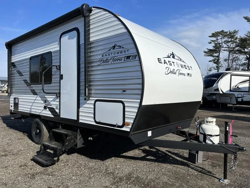 2023 East to West RV  Della Terra 160RBLE