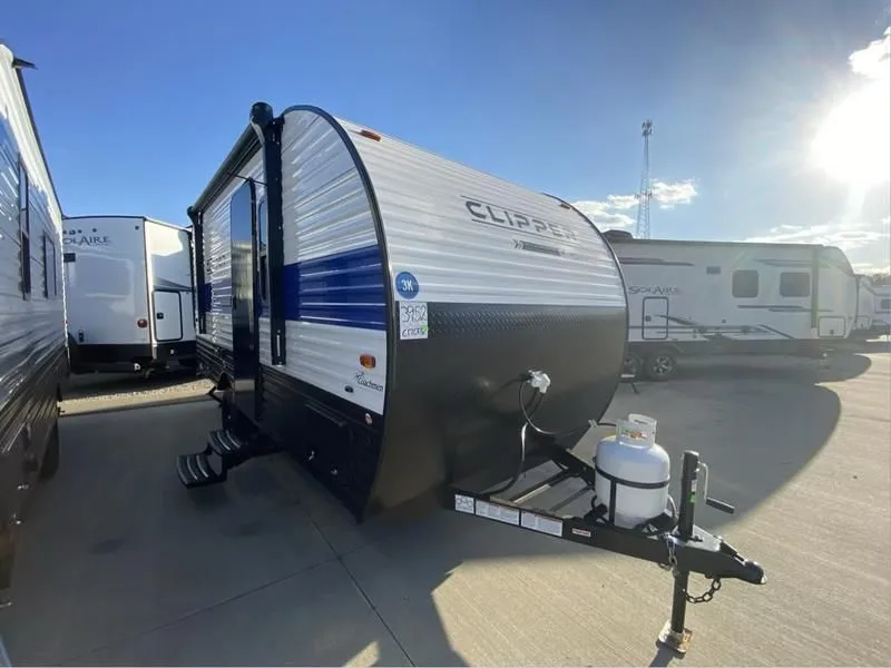 2024 Coachmen  CLIPPER CADET 17CFQ