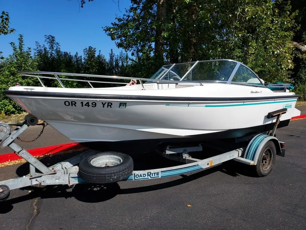 1995 Boston Whaler Dauntless 17