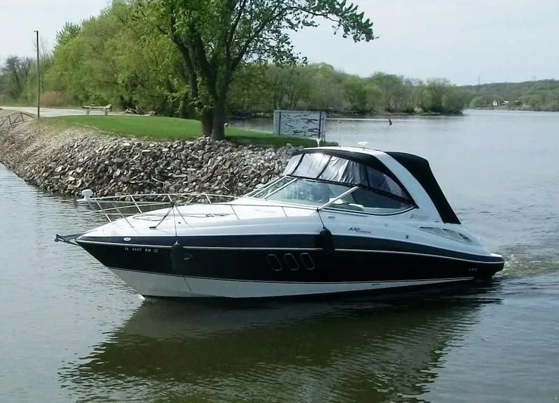 2008 Cruisers Yachts 330 Express in Seneca, IL