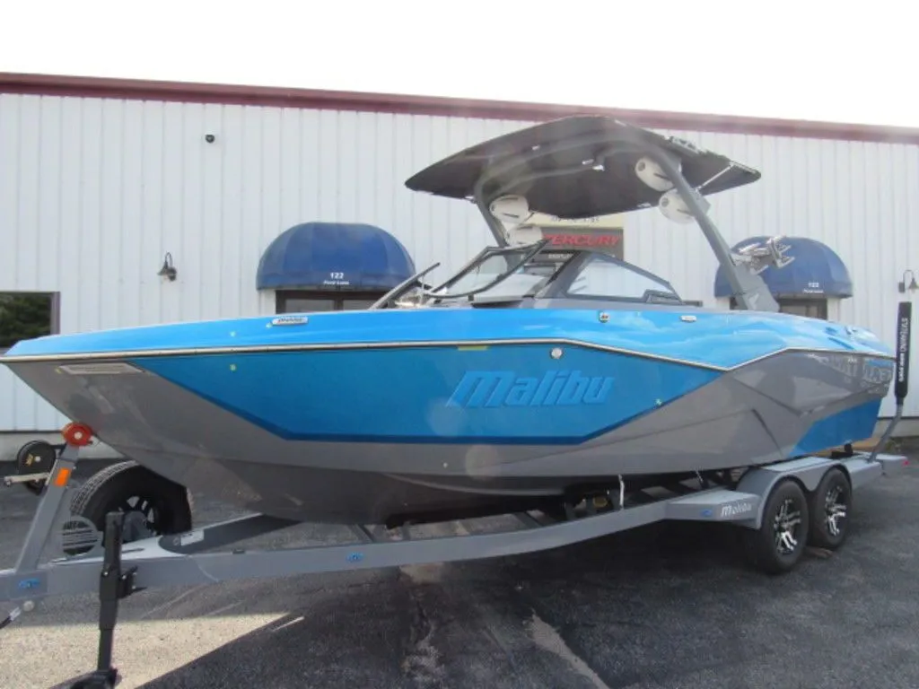 2023 Malibu Boats 25 LSV in Osage Beach, MO