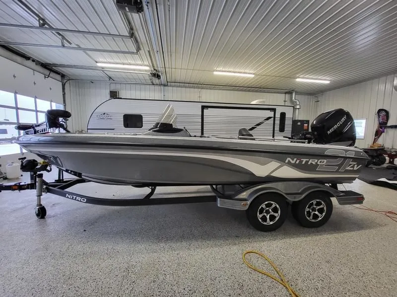 2018 Nitro  ZV21