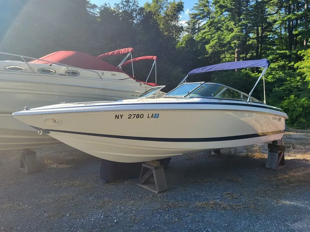 1999 Cobalt Boats 226