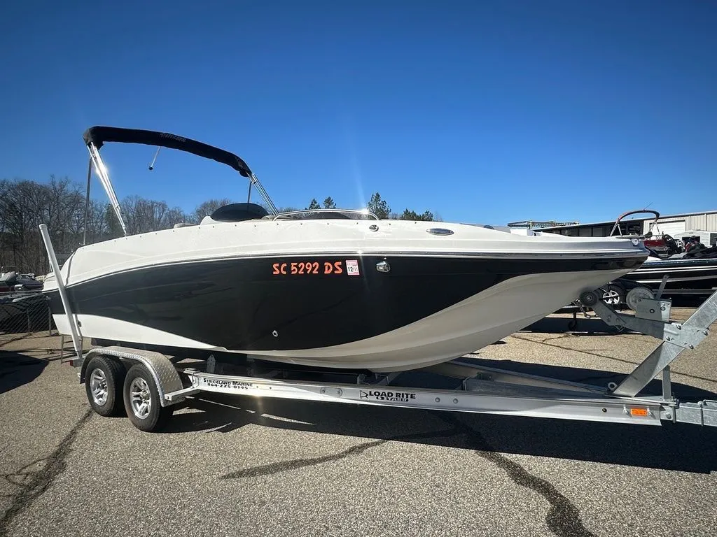 2022 Hurricane SunDeck Sport 218 OB