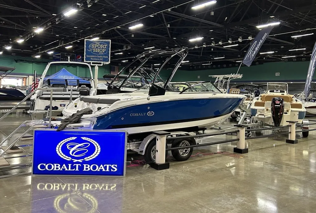 2024 Cobalt Boats 220S