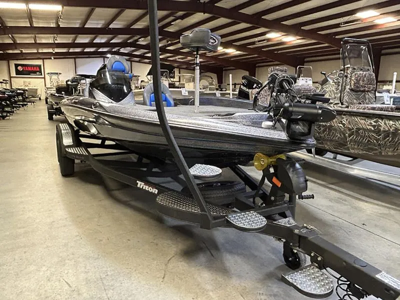 2023 Triton Boats 20 TRX Patriot